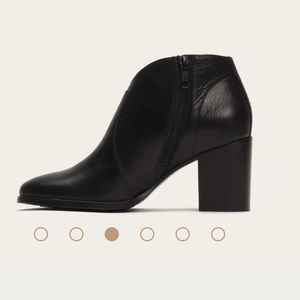 Frye Nora Ankle Bootie Zip in Black Leather size 9.5